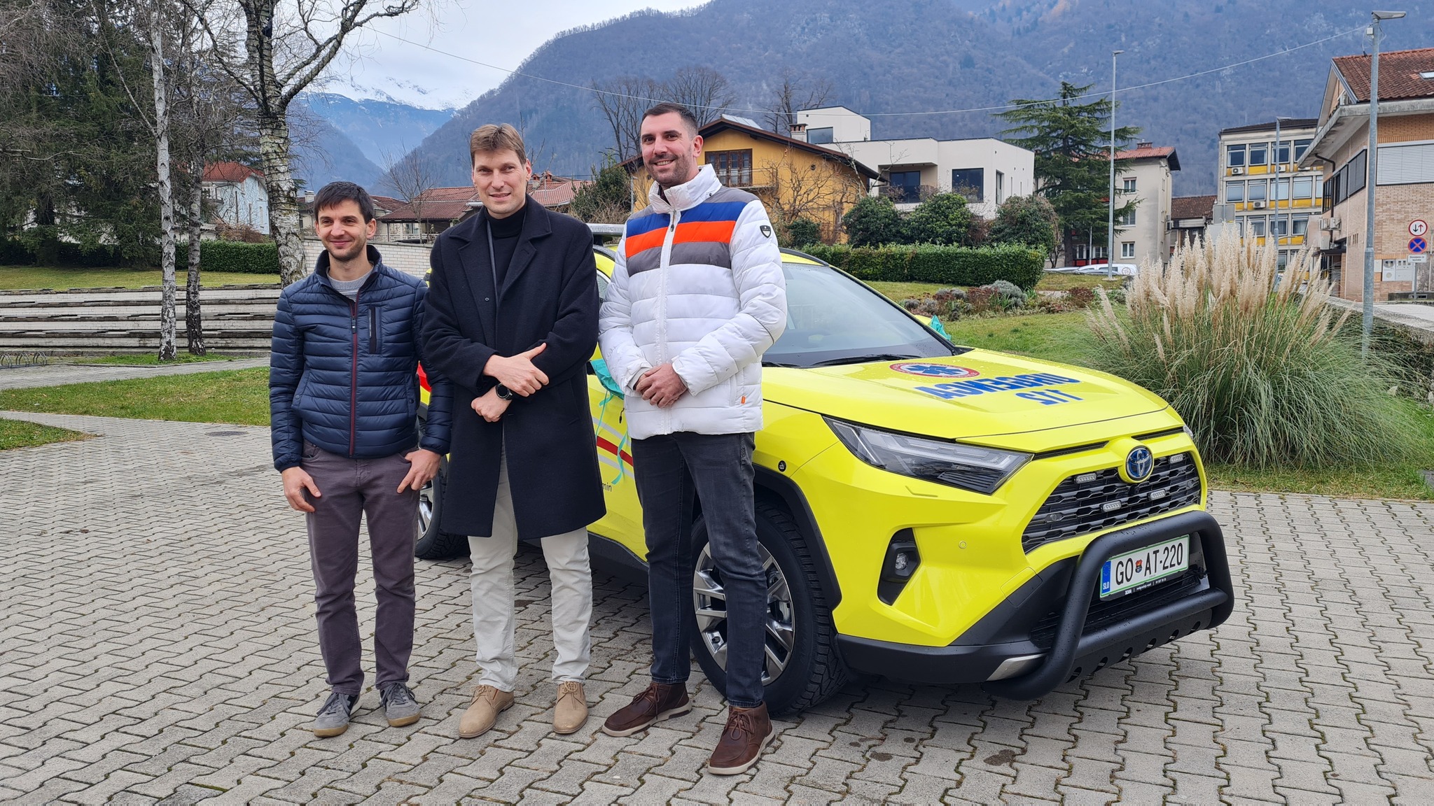 MIKLAVŽ OBDAROVAL TUDI ZD TOLMIN